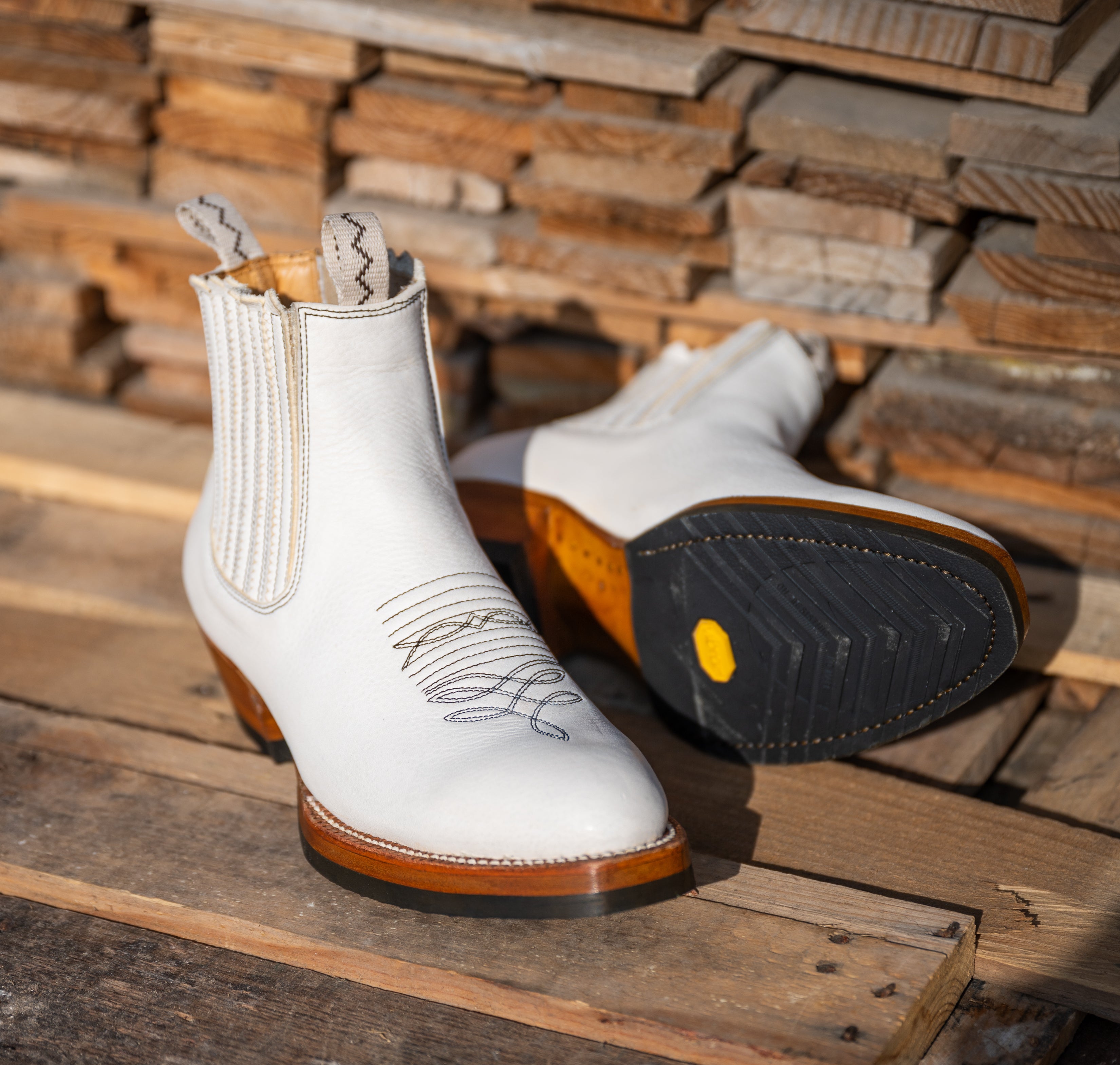 BOOTS – Unmarked