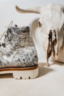 Yulka 02GXL Natural Hair - on Hide - Unmarked