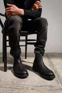 Chelsea Black Bull Hide Shoulder - Unmarked