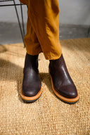 Chelsea Brown Bull Hide Shoulder - Unmarked