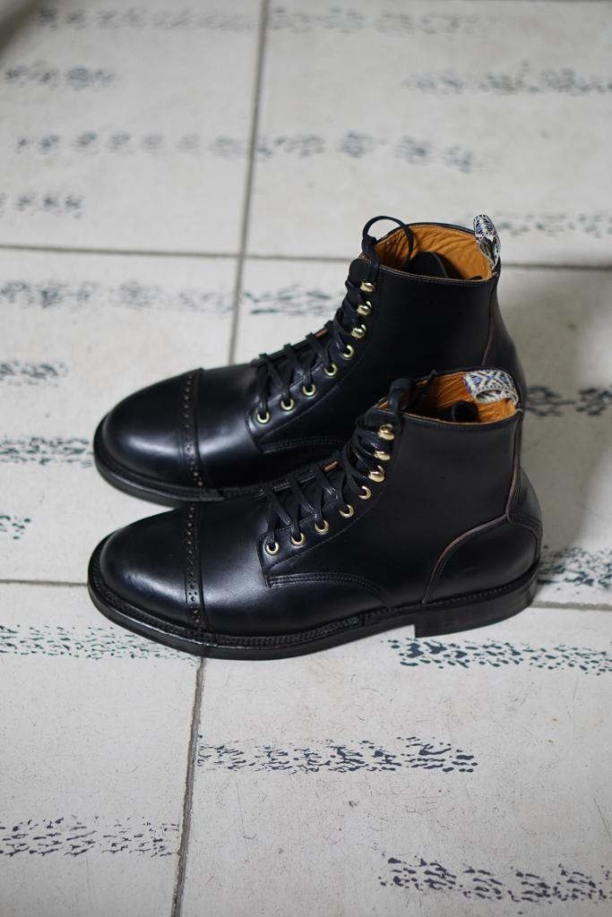 DB HUNTER CAP TOE FULL BLACK CXL - Unmarked